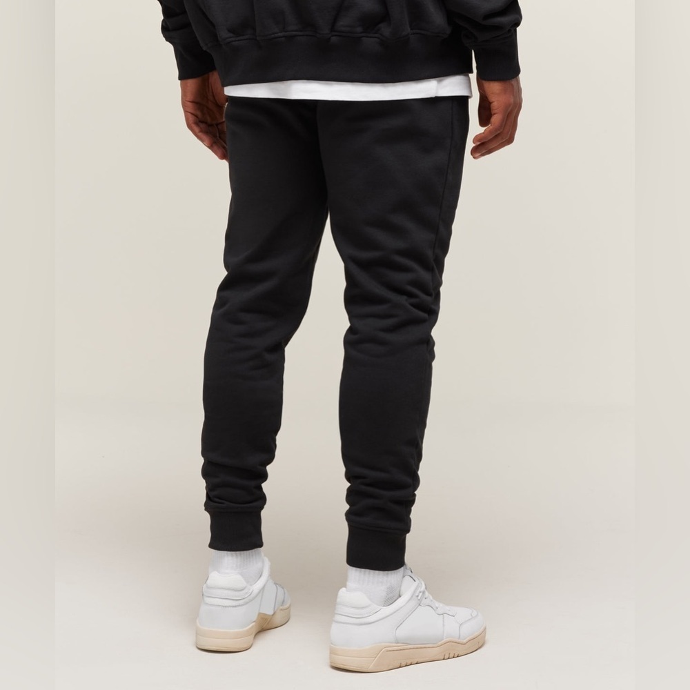 NWT GYMSHARK Men's Crest Joggers
Slim Fit Sz. M